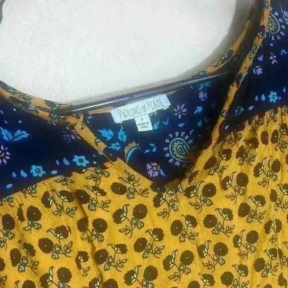 Patrons of peach blouse and or dress size small - Picture 3 of 4